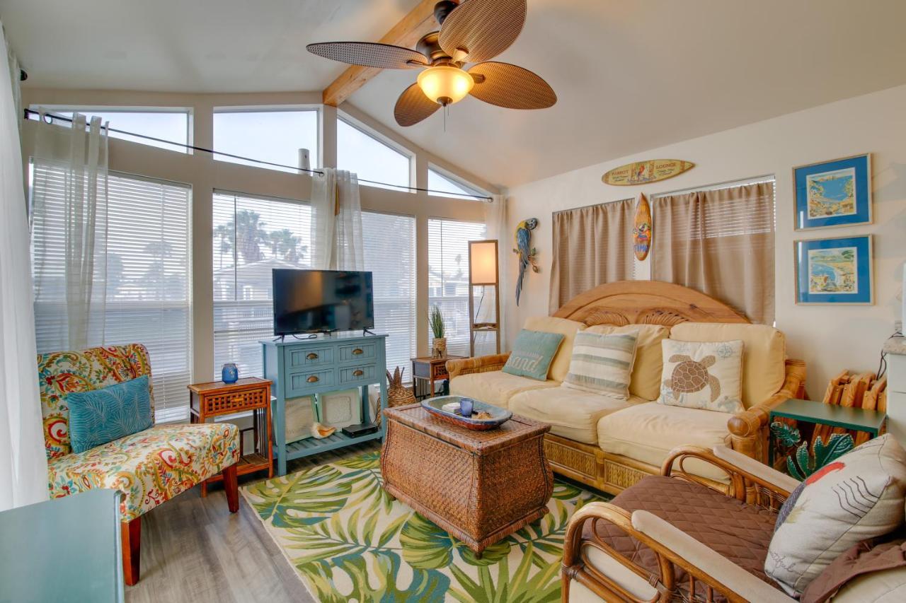 Cozy Waterfront Port Isabel Cottage With Deck! Exterior photo